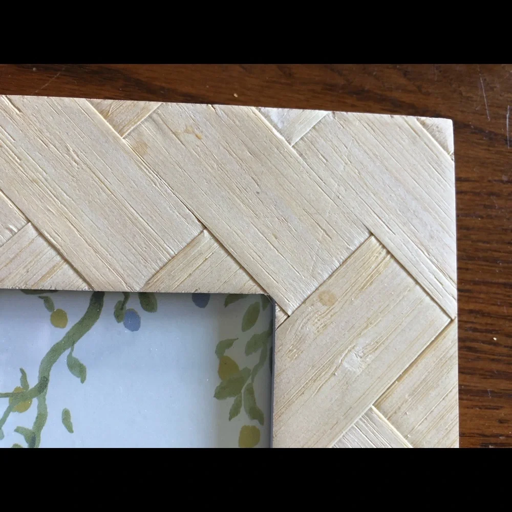 4x4 Threshold Sentiment LOVE picture frame